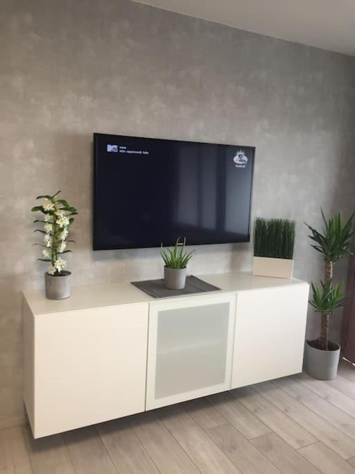 Modern Eingerichtetes Apartment Naehe Hauptbahnhof Braunschweig Buitenkant foto