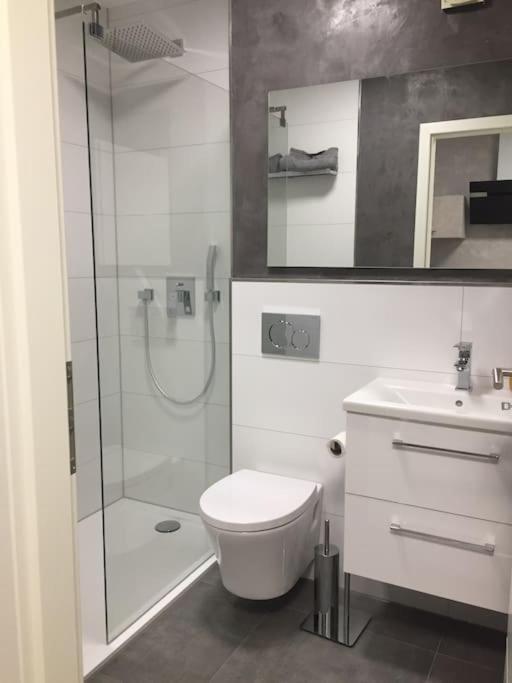 Modern Eingerichtetes Apartment Naehe Hauptbahnhof Braunschweig Buitenkant foto